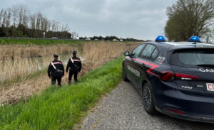 Finisce con l’auto nelle acque di un canale, carabinieri eroi salvano 24enne