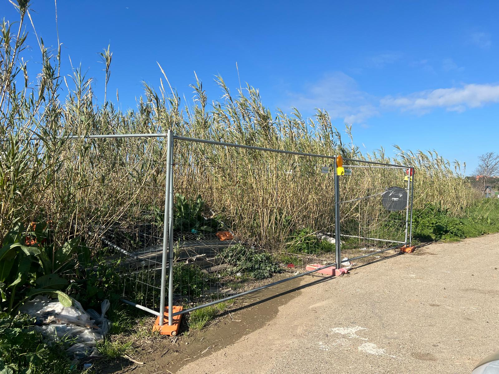 Tarquinia – Lavori su via Vecchia Aurelia, dopo un anno le transenne sono ancora lì