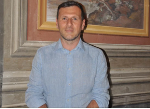 Il consigliere Buzzi a difesa della sindaca: “Dal complesso Colleverde alla palestra Santa Barbara, la Frontini ha risolto problemi che si trascinavano da anni”