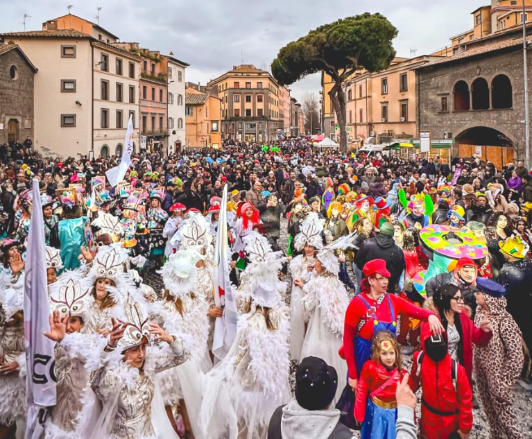 Viterbo – Carnevale Viterbese, sabato i carri e martedì la festa in piazza: ecco le info sulla viabilità