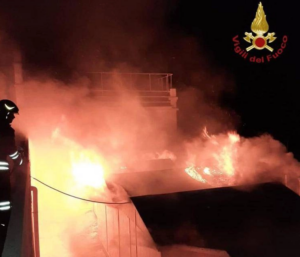 Ostia: 7 incendi in 3 giorni su spiagge Ostia, un fermo