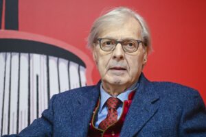 Migliorano le condizioni di Vittorio Sgarbi: “Le prossime settimane chiamerà tutti”