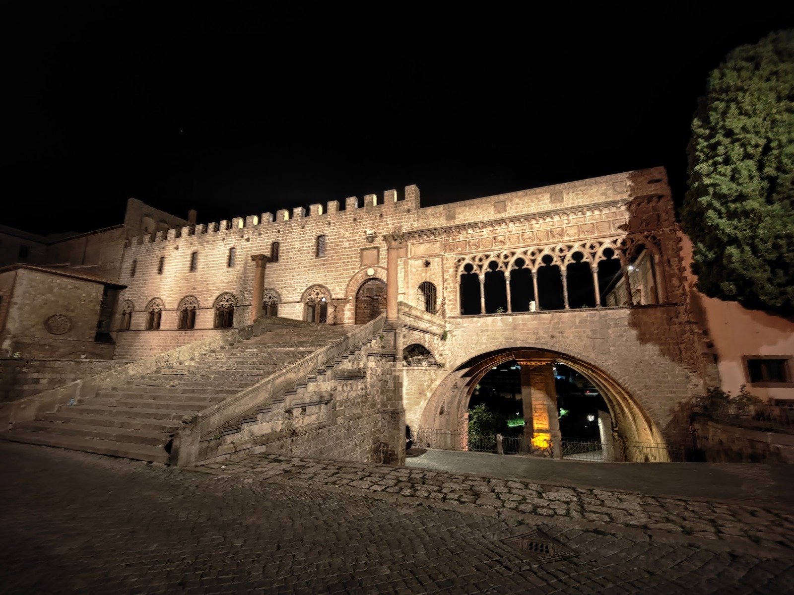 Viterbo – Boom di compravendite e interesse internazionale, Frontini: “Città sempre più moderna e attrattiva”