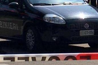 Omicidio-suicidio nel Napoletano, morta la donna trovata ferita in auto