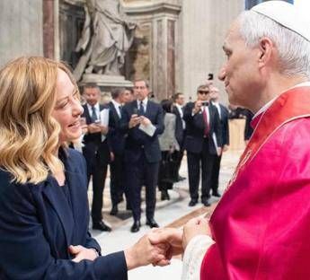 Papa, Meloni posta foto con Leone XIV. “Buon ministero Santo Padre”