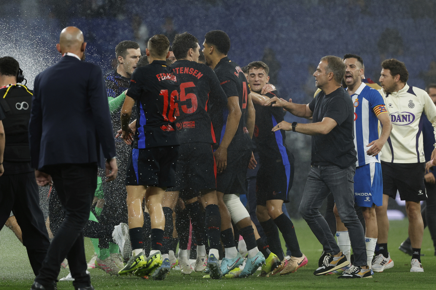 Spagna – Barcellona campione nel sangue: auto investe tifosi Espanyol, tragedia sfiorata