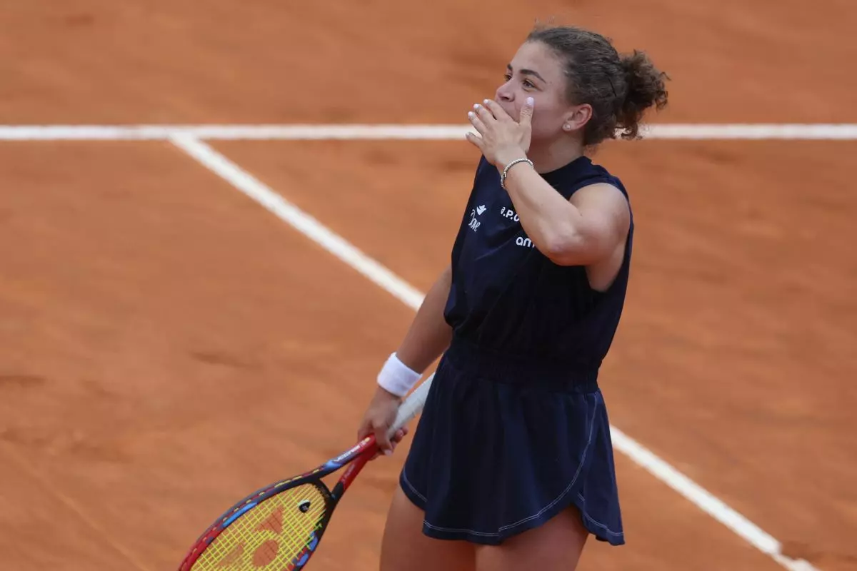 Paolini rimonta Shnaider, è in semifinale a Roma