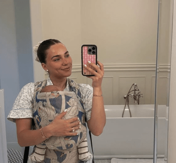 Tragedia per la tiktoker Emilie Kiser, il figlio Trigg muore annegato: aveva 3 anni