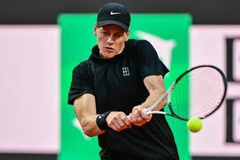 Sinner e l’allenamento della vigilia, la partita con Dellien entusiasma il Foro