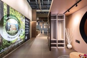 Produzione sostenibile di mobili di design, Gruppo Saviola a Interzum 2025