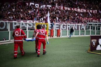 Torino-Inter, partita interrotta per soccorsi a un tifoso: cos’è successo