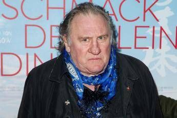Francia, Gérard Depardieu colpevole di violenza sessuale su due donne