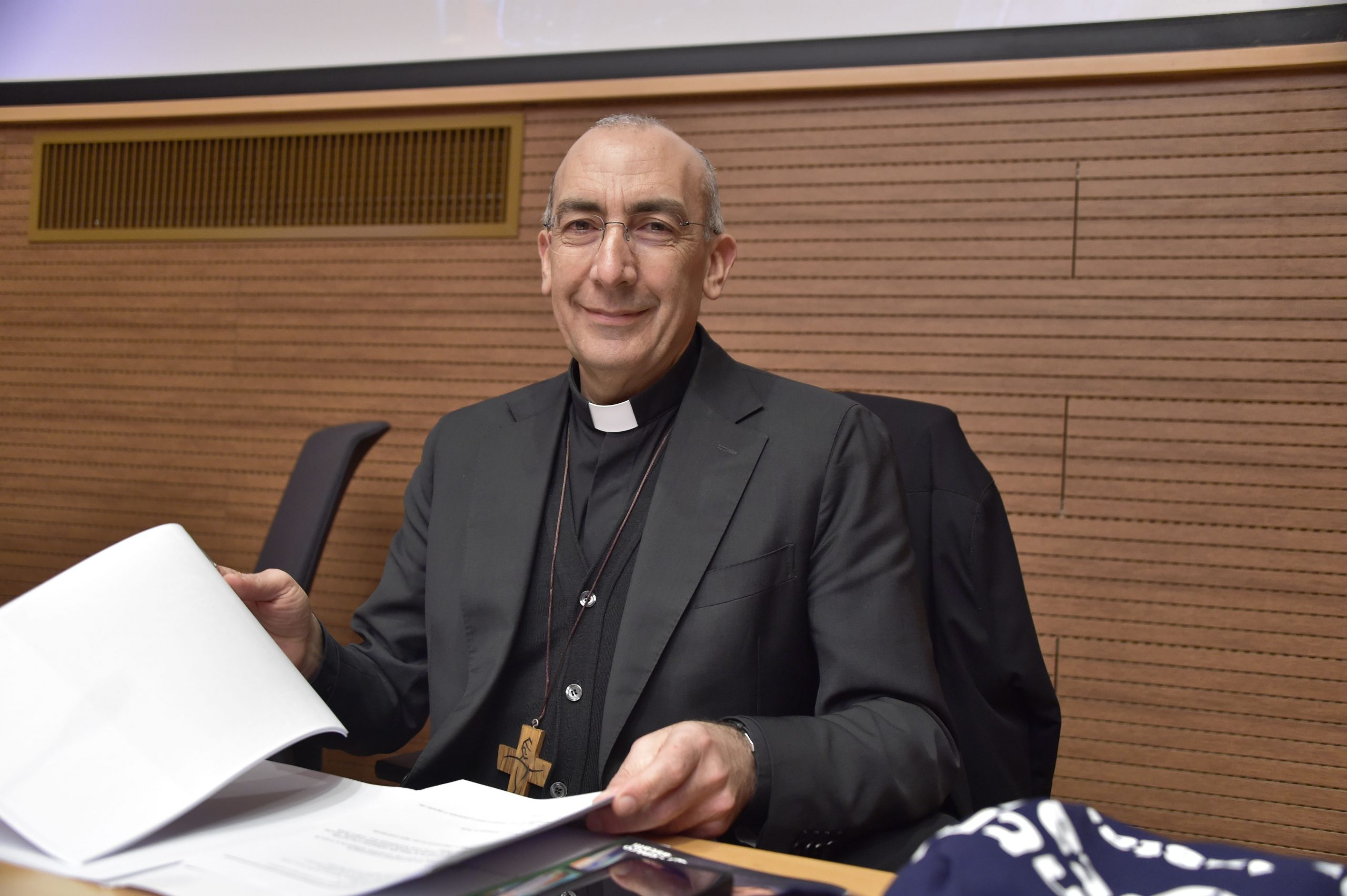 Roma, il cardinale Reina inaugura “Laboratorio speranza” per lavoro dignitoso