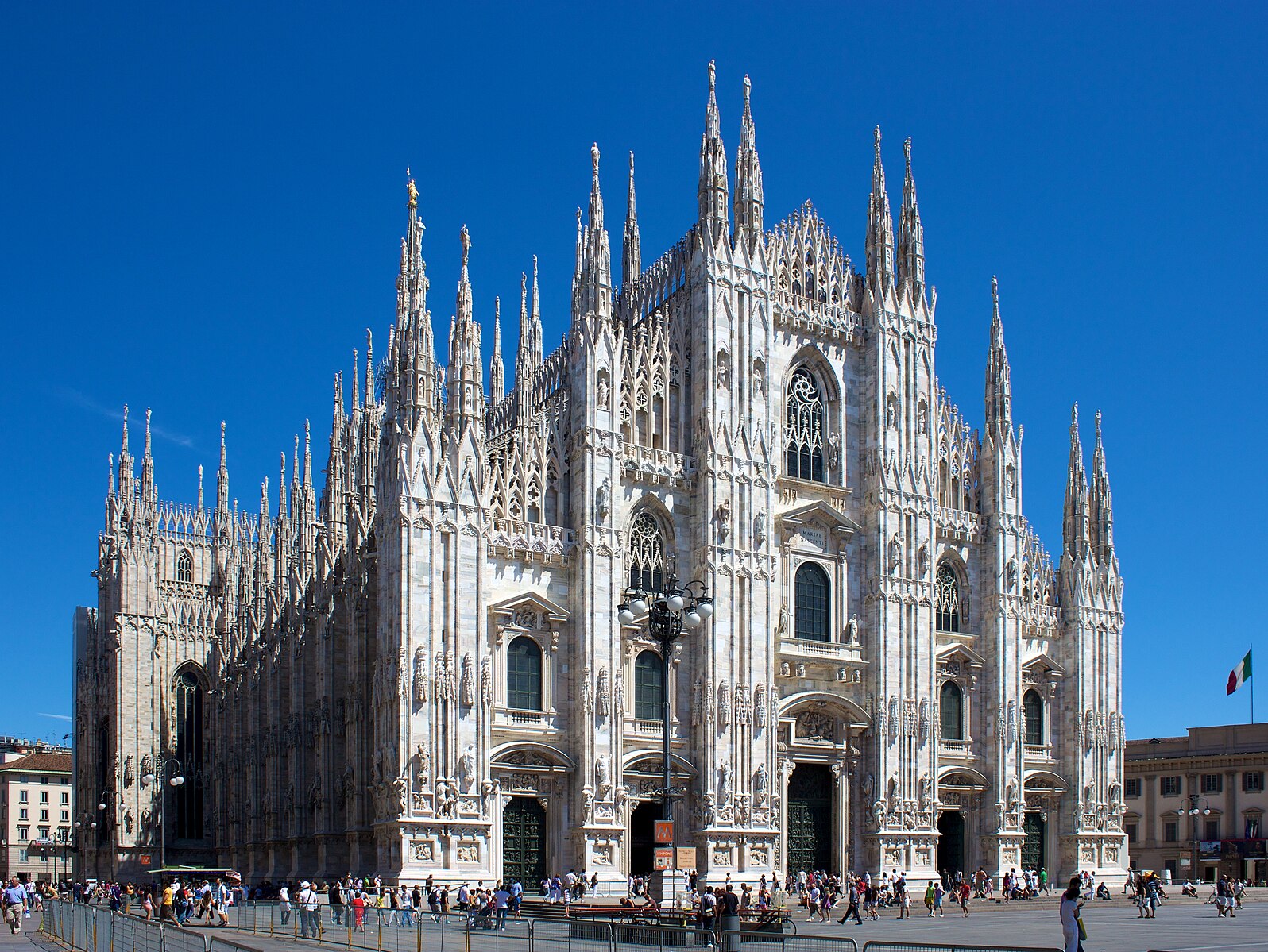 Milano – Suicida dal Duomo, si sospetta sia il detenuto evaso