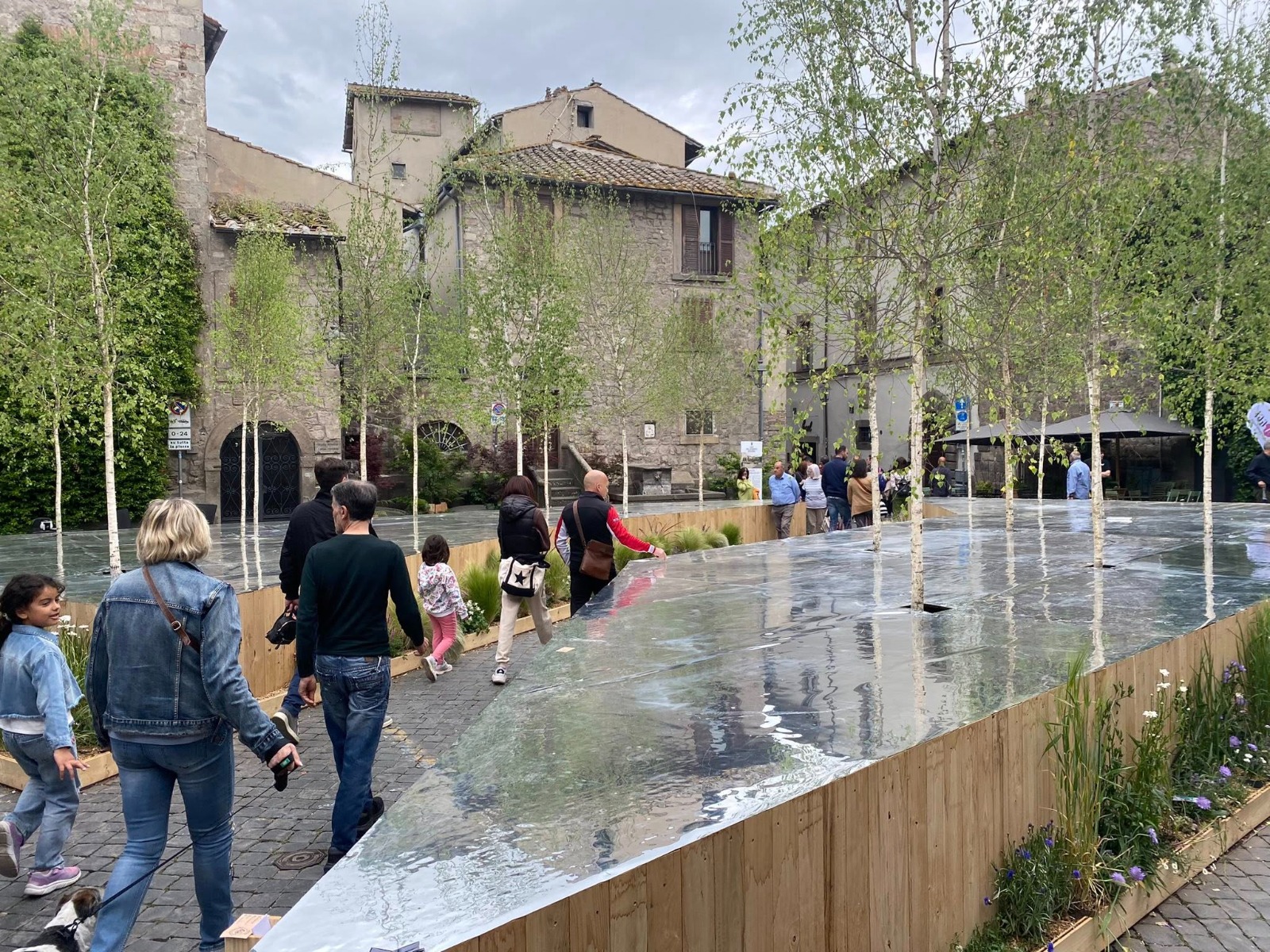 Viterbo – San Pellegrino in Fiore, Frontini: “Visto il successo, le installazioni resteranno un’altra settimana”