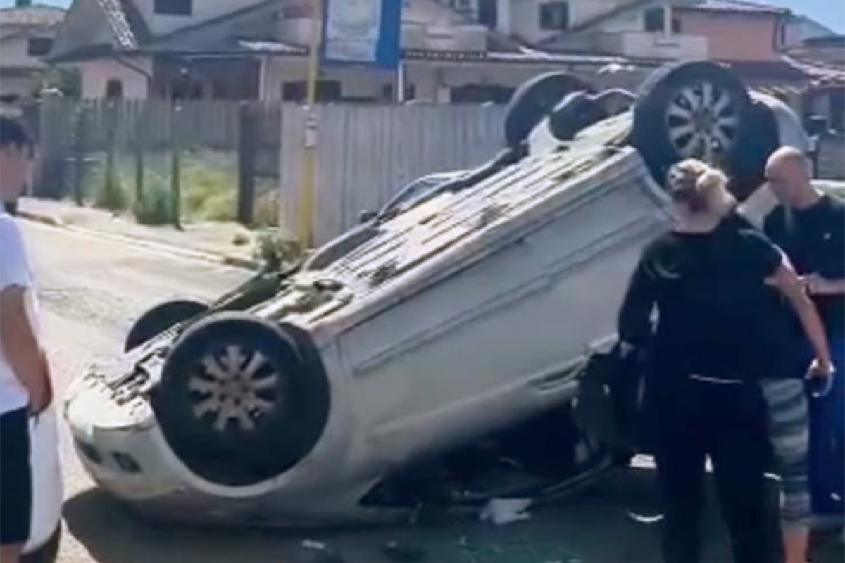 Ladispoli – Auto si ribalta in via Mosca