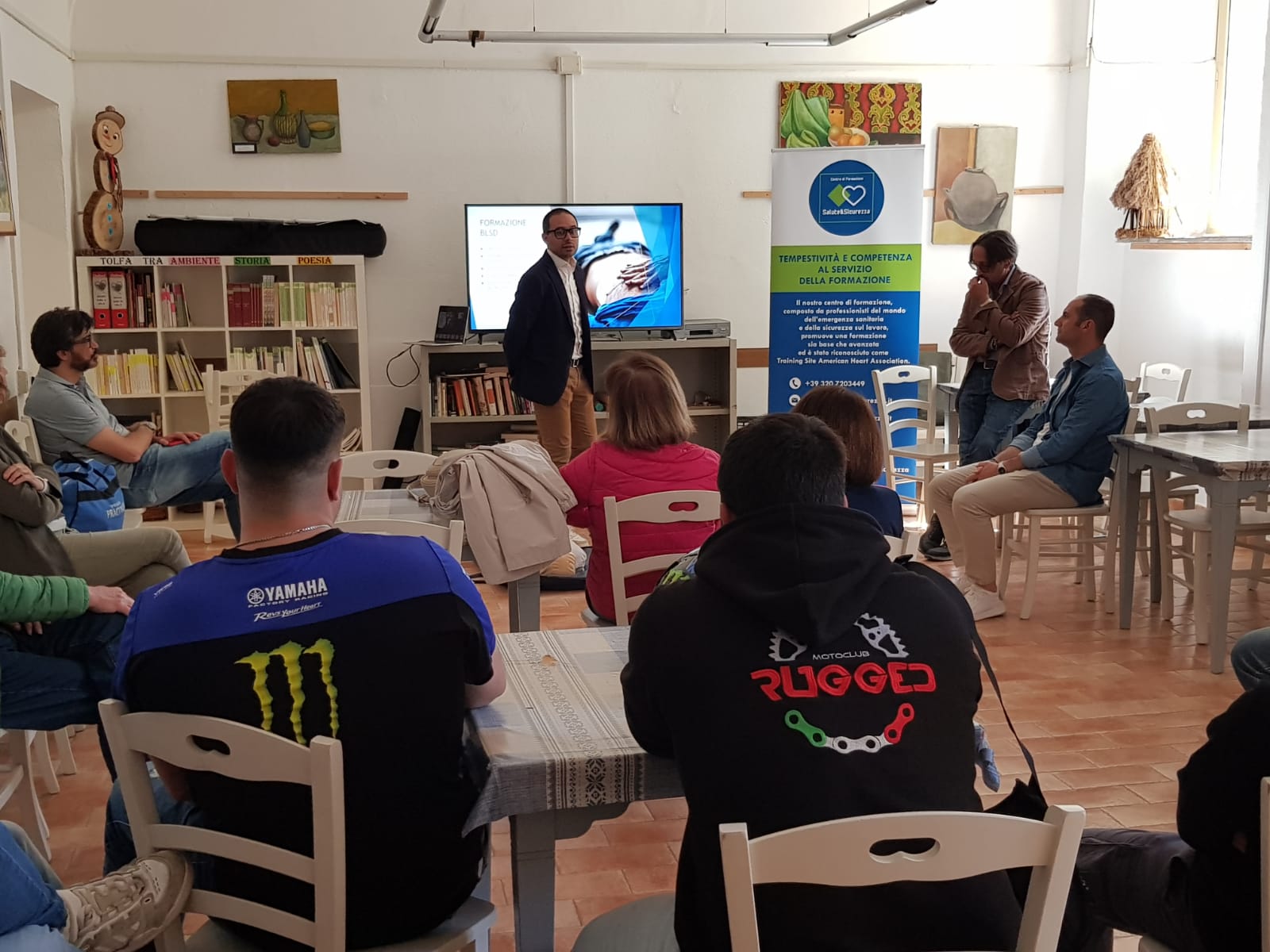 Tolfa – Defibrillatori, i cittadini a scuola di tecniche di rianimazione cardiopolmonare (FOTO)