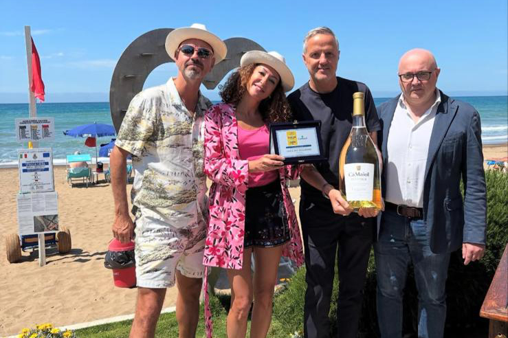 Santa Marinella – Prestigioso riconoscimento per l’Isola del Pescatore, è il Best Beach Restaurant del Lazio (FOTO)