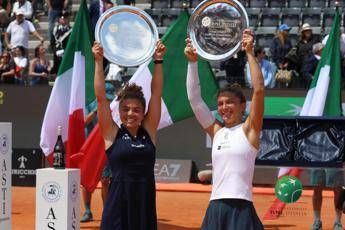 Paolini-Errani vincono finale doppio femminile. Ma a Roma le donne guadagnano ancora meno degli uomini