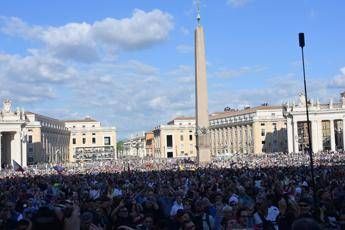 Zelensky a Roma, domani sarà alla messa di insediamento di Papa Leone XIV