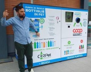 Rifiuti, Coop Centro Italia-Coripet: due nuovi ecocompattatori ad Avezzano e L’Aquila