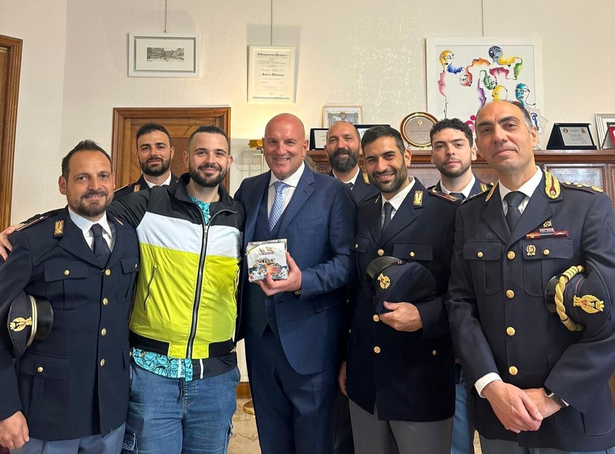 Roma – In Questura lo youtuber Cicciogamer89 derubato al Romics: “Grazie a tutti gli agenti per tempestivo intervento”