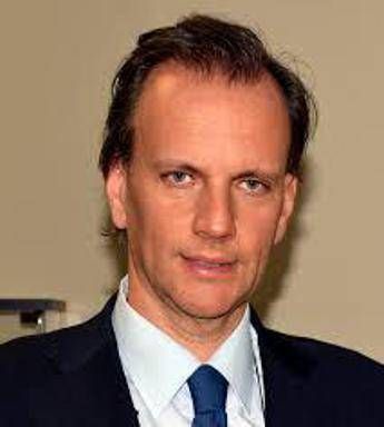 Fecondazione, Gambino: “L’età della donna è lo snodo da affrontare per rispondere ad anelito maternità”