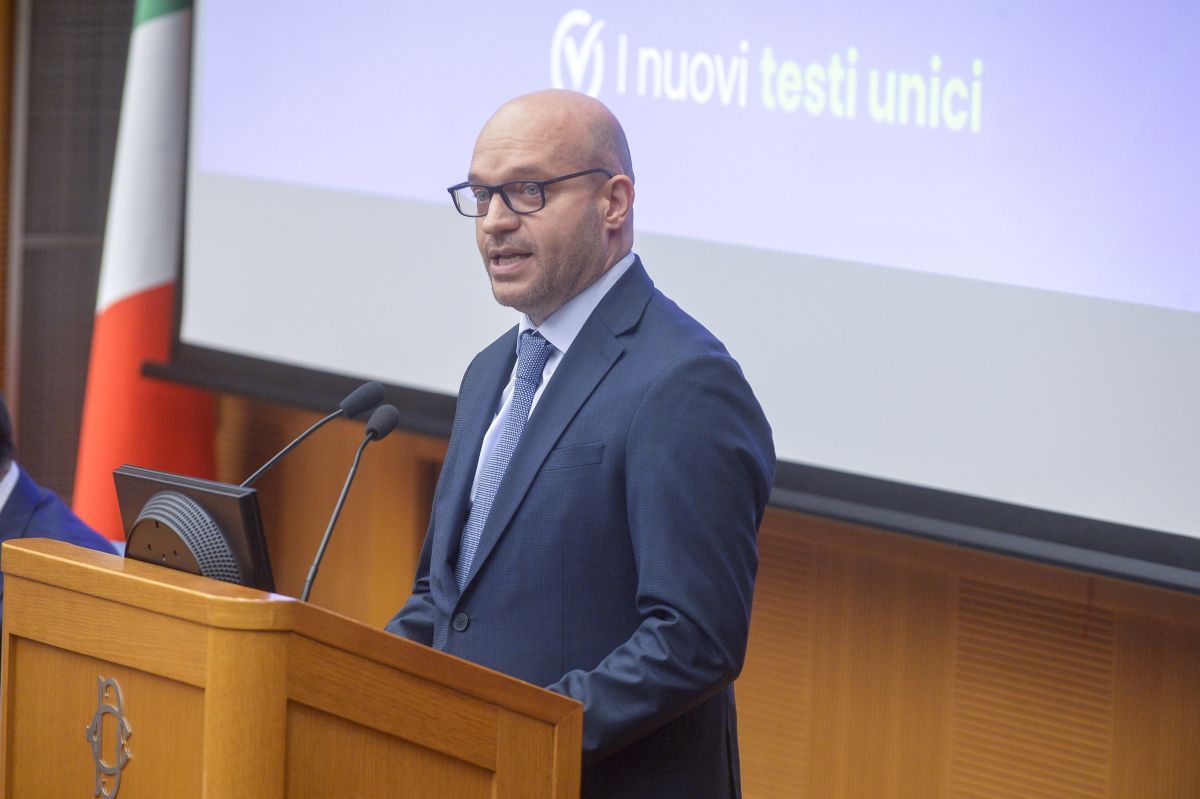 Fontana “Libertà di stampa pilastro essenziale della democrazia”