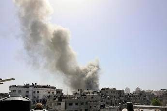 Raid israeliani su Striscia: 33 morti. Trovato corpo leader Hamas Mohammed Sinwar a Gaza