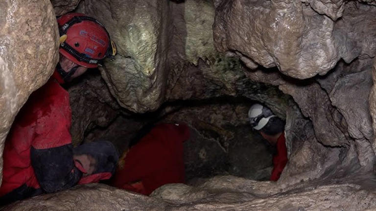 Macabro ritrovamento a Roma: scoperti due scheletri in una grotta a Vigna Murata, ipotesi duplice omicidio