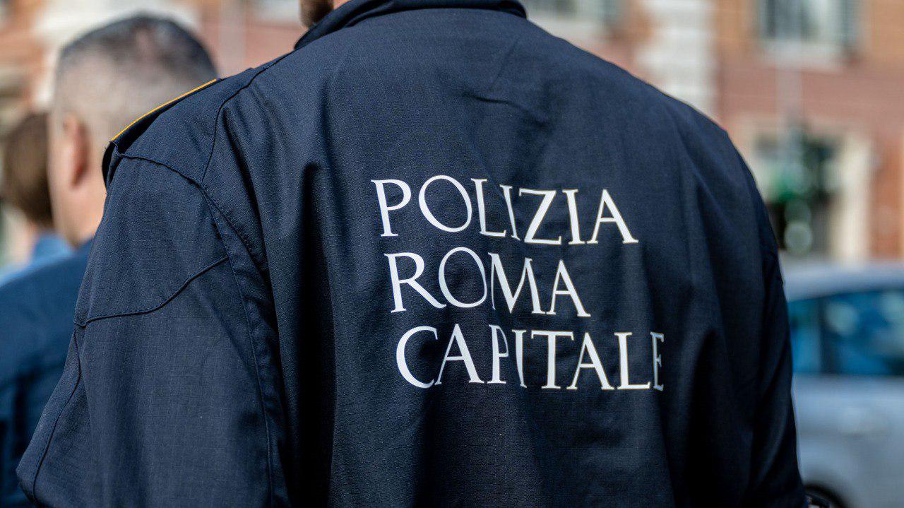 Parcheggiatore abusivo arrestato per cumolo di reati, altri “colleghi” denunciati