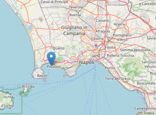Terremoto scuote Napoli: paura ai Campi Flegrei, magnitudo 4.4. Evacuazioni, treni fermi e scuole chiuse