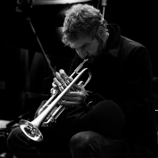 A Faleria i funerali di Giovanni di Cosimo, il trombettista di Propaganda Live