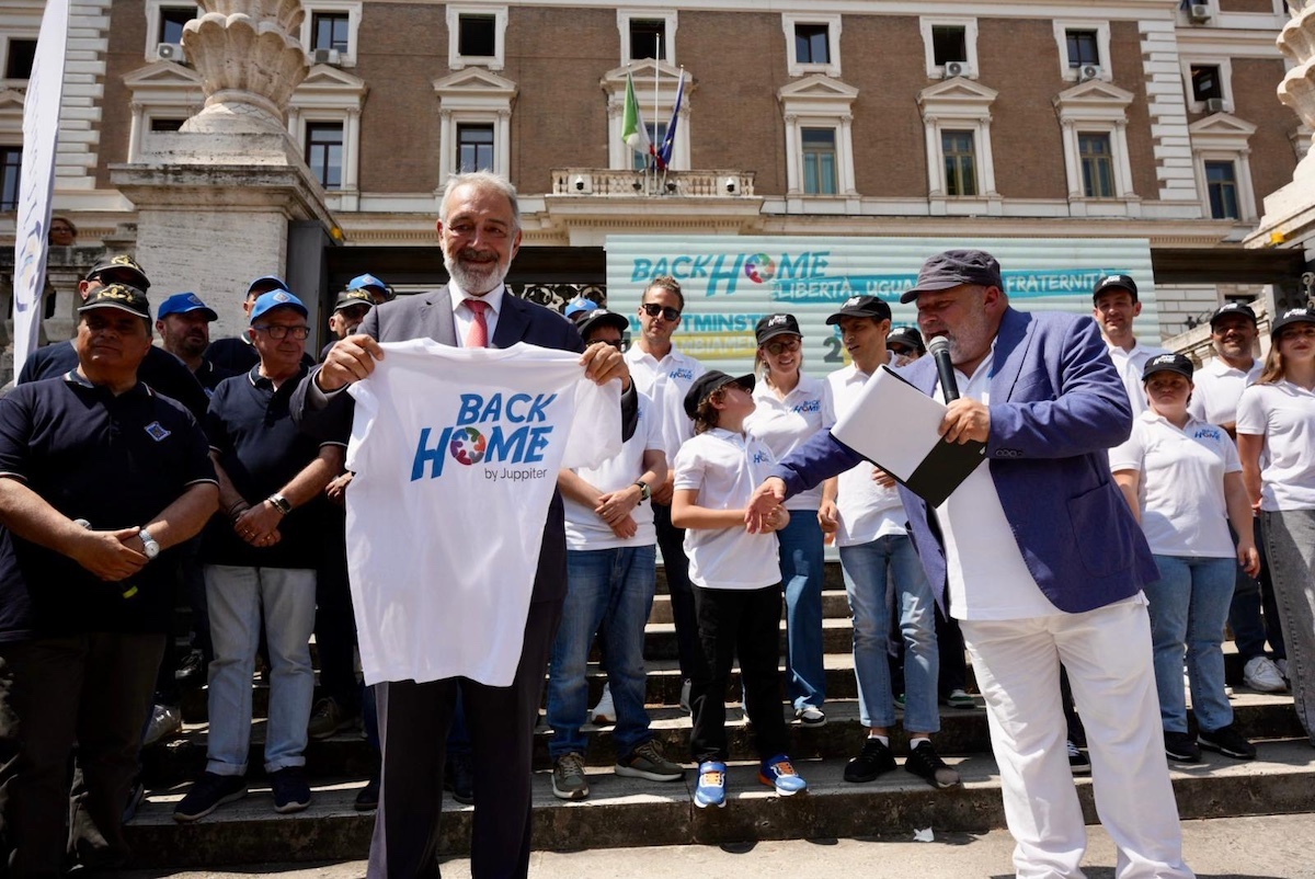 Da Roma a Londra: è partita la carovana dei ragazzi speciali di Juppiter, a salutarli il presidente Rocca ed il prefetto Belfiore