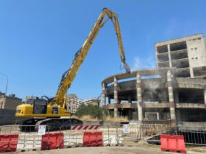 Al via a Latina demolizione dell’ex Icos, addio all’ecomostro