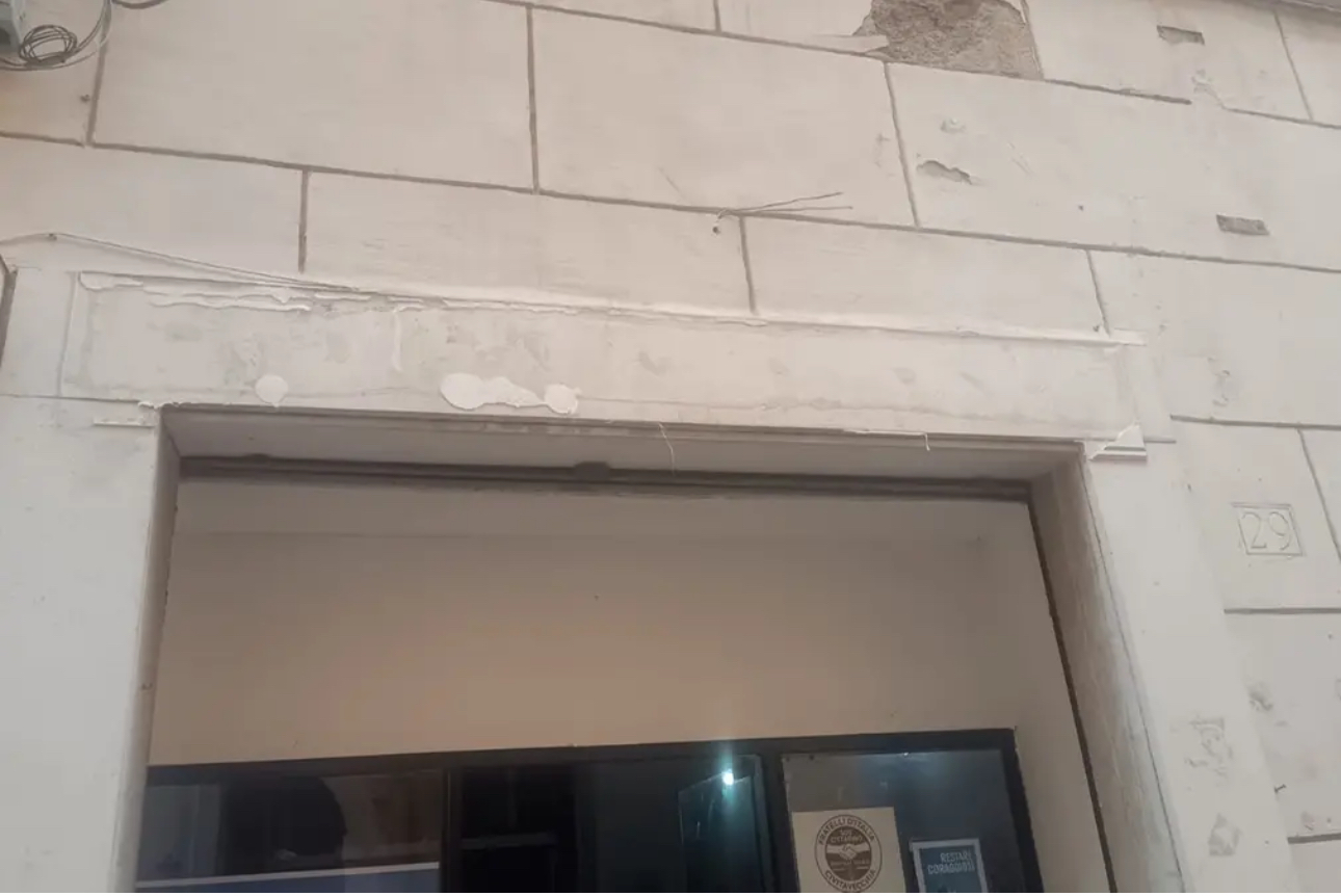 Civitavecchia: danneggiata insegna sede Fratelli d’Italia, Pellegrino “solidarieta’”