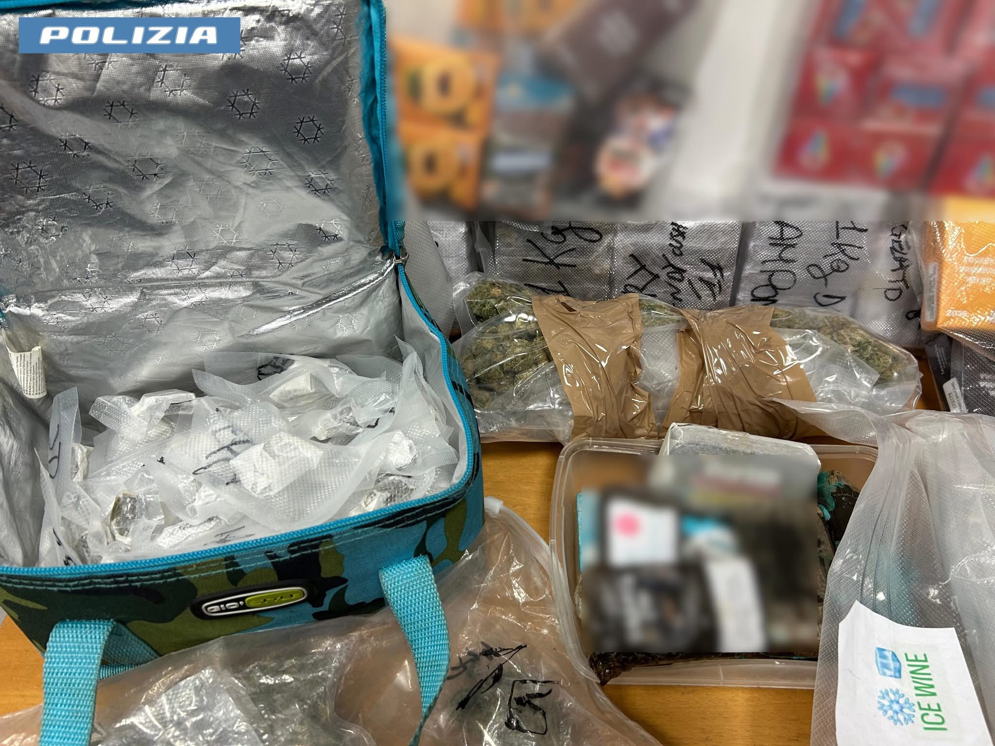 Roma – Hashish, marjiuana e sigarette elettroniche in frigo e nel salotto di casa dove giocava una bimba, arrestato 42enne