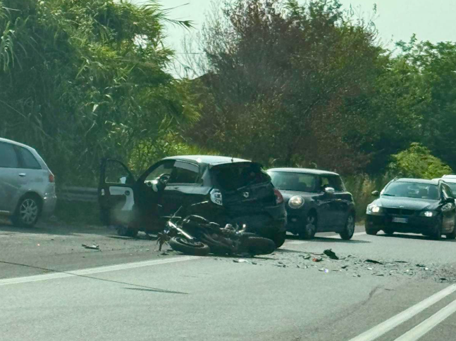 Ladispoli – Grave incidente sulla via Aurelia, centauro trasportato in ospedale in elisoccorso