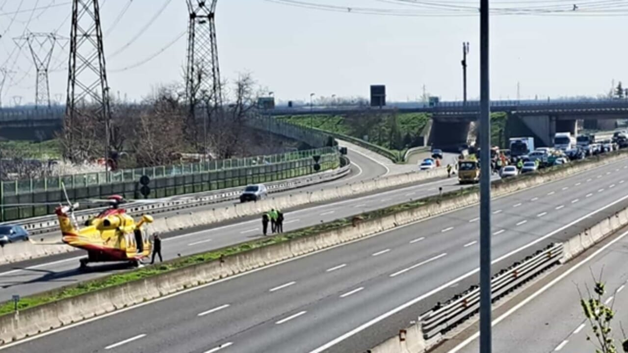Terribile schianto sull’A22: contromano uccide uomo e ferisce tre bambini