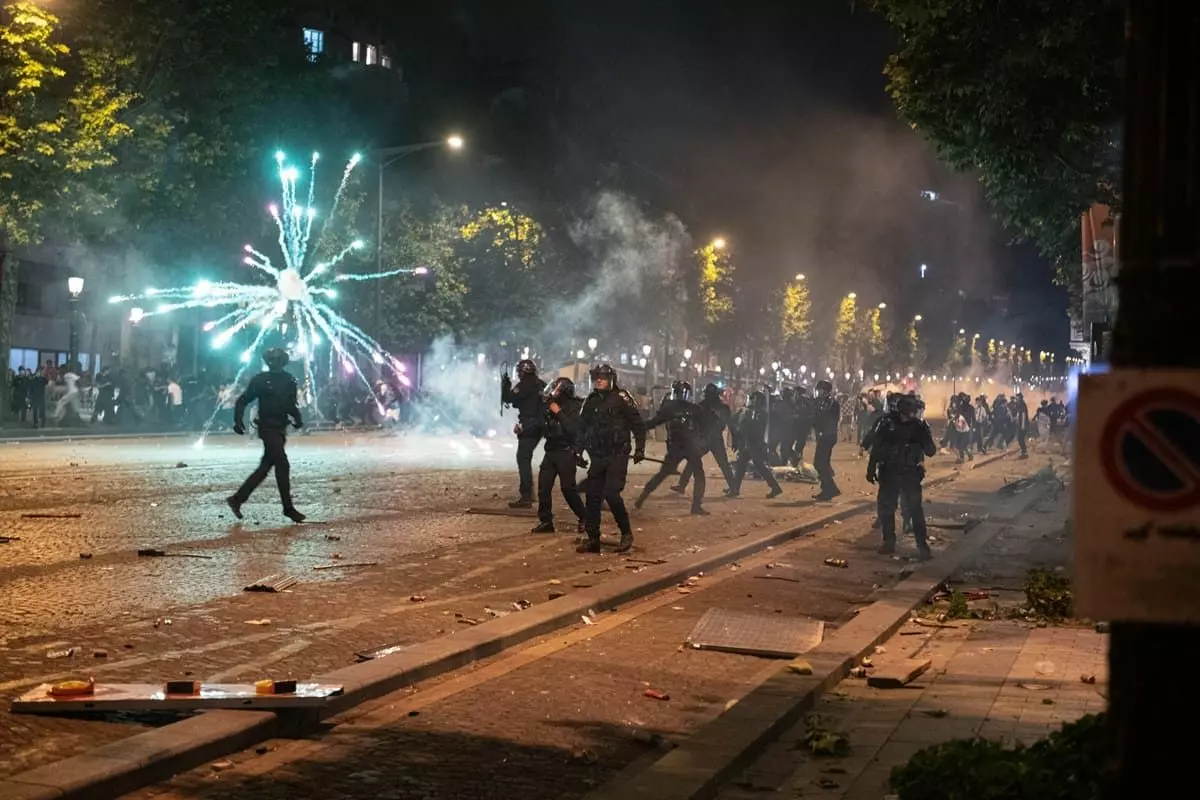 Notte di follia in Francia dopo il trionfo del Psg, 2 morti e 560 fermi