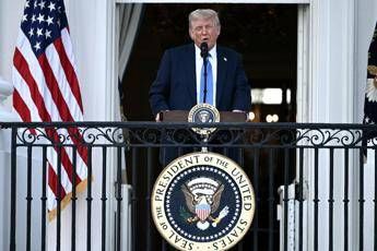 Trump vieta i viaggi negli Usa da 12 Paesi: “Motivi di sicurezza”