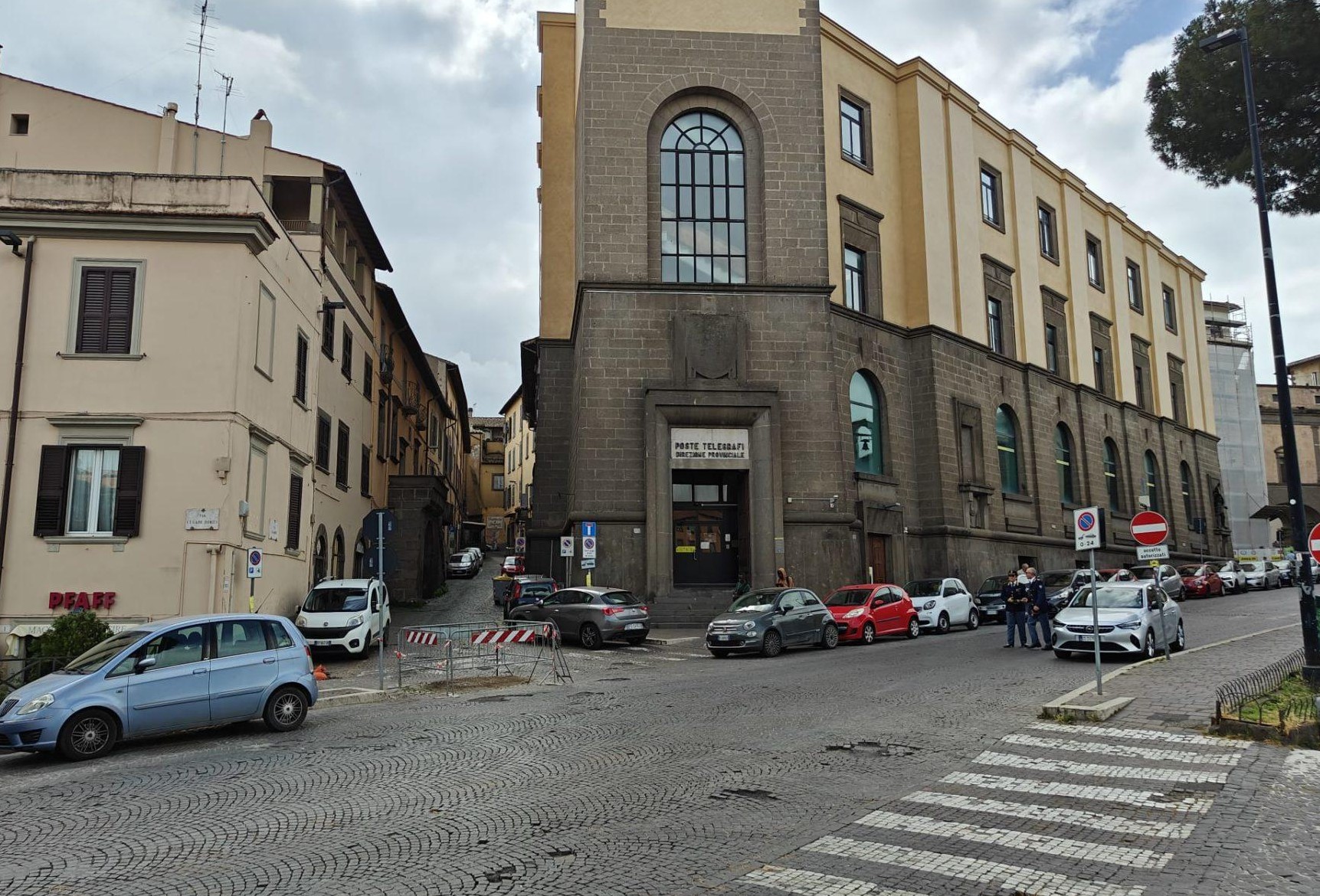 Viterbo – Centro storico, lite tra stranieri alle poste di via Ascenzi: intervengono i carabinieri