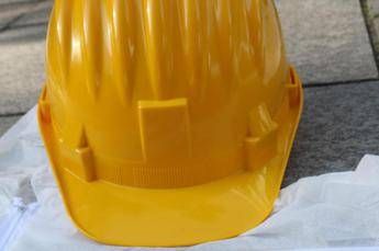 Crolla impalcatura a Napoli, morti tre operai al Vomero