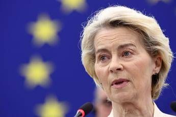 Commissione Ue: “Operazioni russe dietro mozione censura contro Von der Leyen”