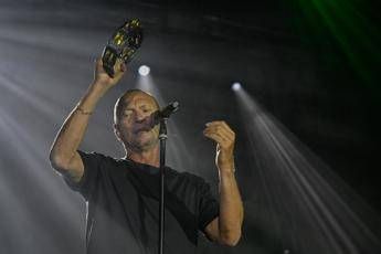 “Biagio Antonacci al pronto soccorso per soffocamento”. La smentita del cantante