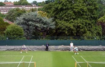 Sinner-Djokovic inizia un giorno prima: allenamento ‘a vista’ per Jannik e Nole a Wimbledon