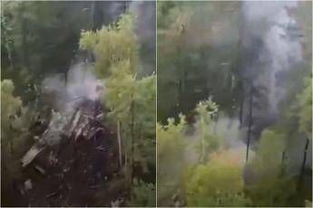 Aereo con oltre 40 persone a bordo precipitato in Russia, “non ci sono superstiti”
