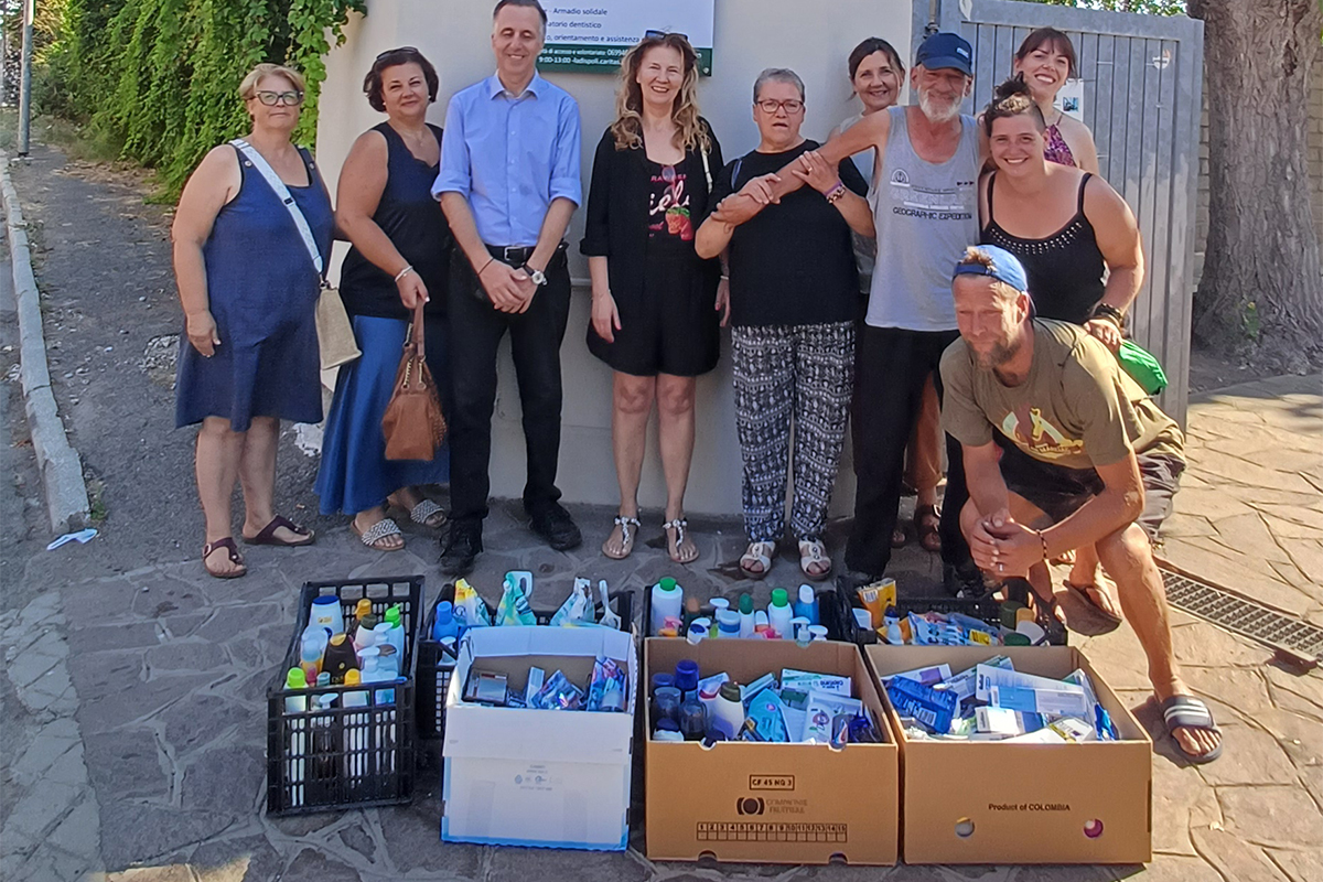 L’Ic Ladispoli 1 dona 100 chili di prodotti per l’igiene alla Caritas