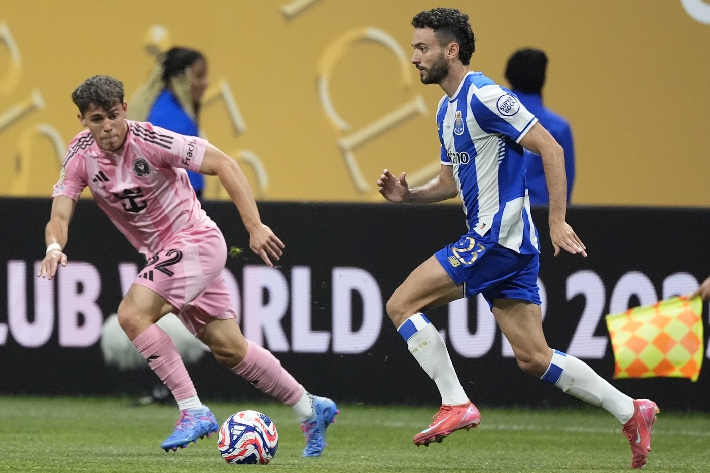 Mercato Juve – Asse caldissimo col Porto: nuovo scambio, fuori Costa dentro Joao Mario