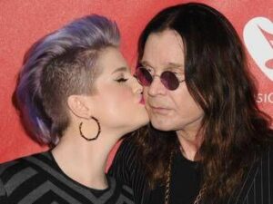 Kelly Osbourne e il post per papà Ozzy: “Ho perso il mio migliore amico”